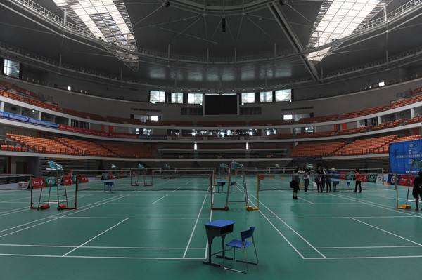 关于武汉体育中心体育场的信息