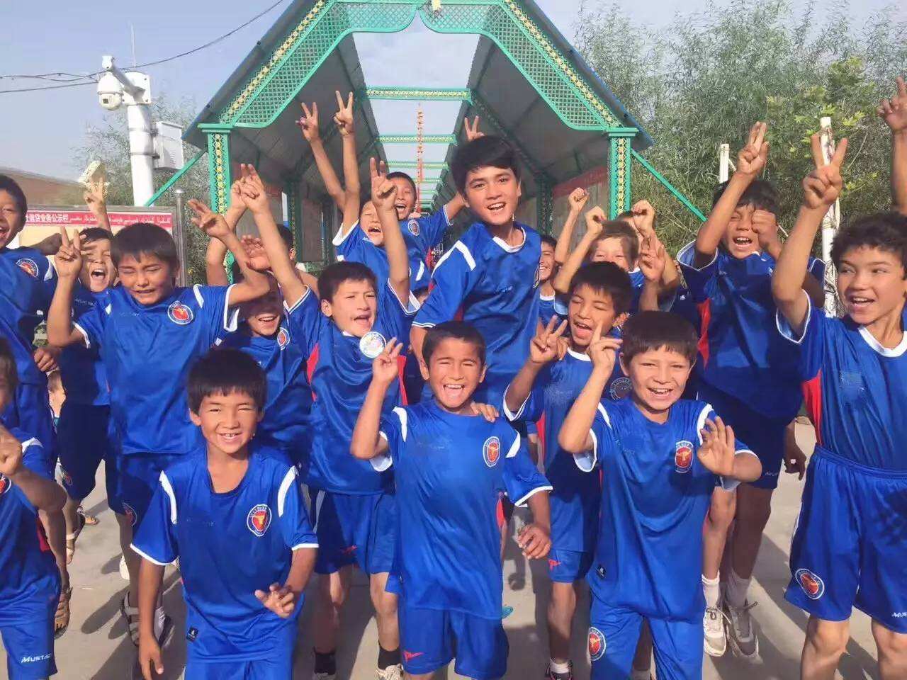 新疆足球队，新疆足球队主教练？
