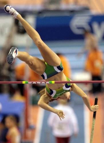 女子撑杆跳世界纪录，女子撑杆跳世界纪录多久被打破？