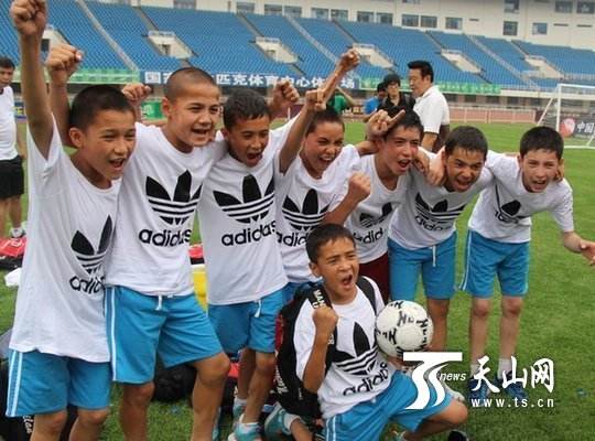 新疆足球队，新疆足球队和四川队的比赛结果？
