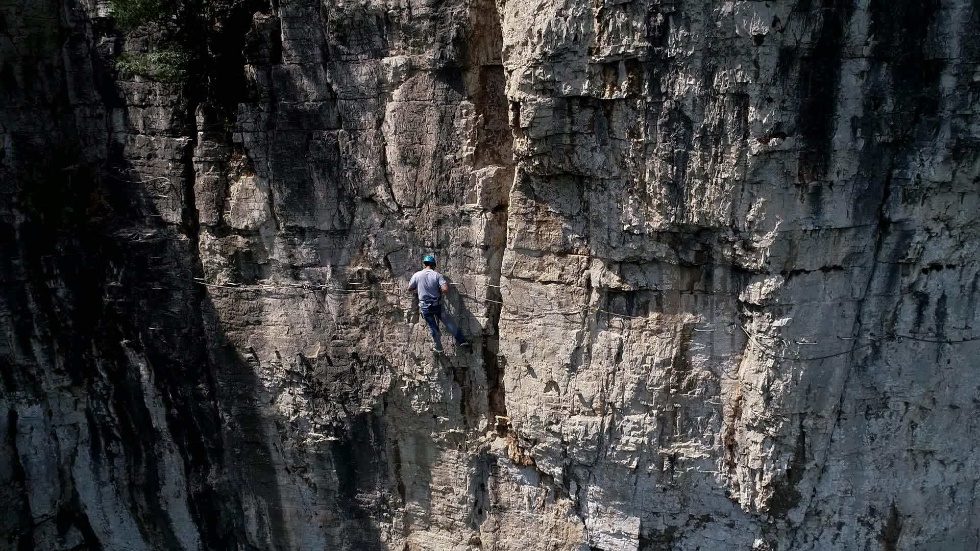 攀岩视频，斑羚攀岩视频？