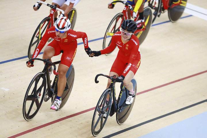 奥运会自行车比赛，奥运会自行车比赛右拐时身体的重心应该如何倾斜?？